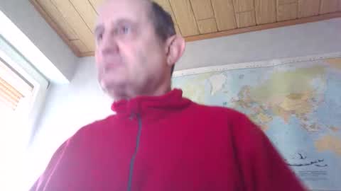 Snapshot of sharpshoder chatting on December 4, 11:52 am Peter online show from December 4, 11:52 am