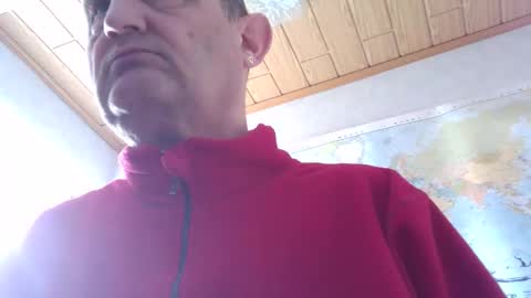 Snapshot of sharpshoder chatting on April 4, 11:08 am Peter online show from April 4, 11:08 am