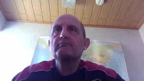 Snapshot of sharpshoder chatting on May 23, 10:30 am Peter online show from May 23, 10:30 am