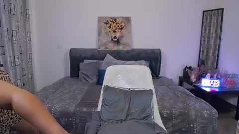 sharronalexa online show from August 1, 10:03 am