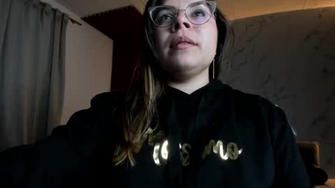 SASHA BLOOM online show from September 14, 2:22 am