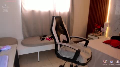 SASHA BLOOM online show from November 26, 4:41 pm