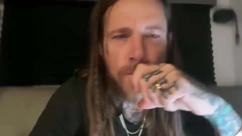 Snapshot of shastablueeyes chatting on January 19, 4:05 am Shasta Rosewood online show from January 19, 4:05 am