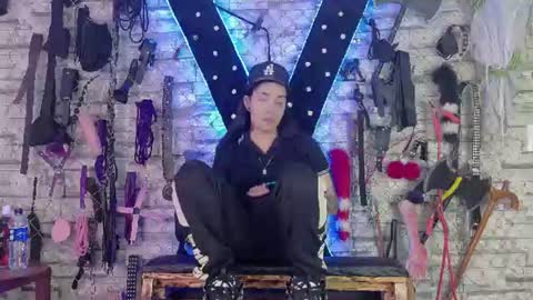 shatta_bdsm online show from July 23, 3:21 pm