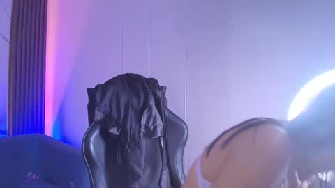 Lady Shauna online show from December 5, 5:27 am