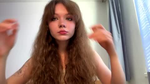 Elizabeth online show from April 30, 12:33 pm