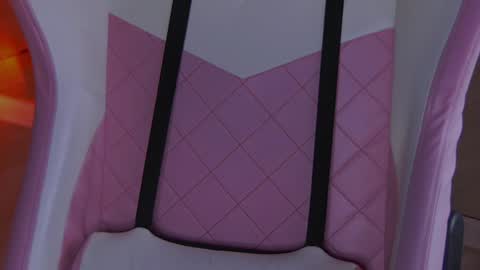 Snapshot of shayblonde chatting on January 4, 12:05 am shayblonde online show from January 4, 12:05 am