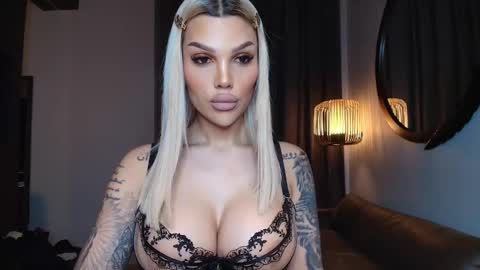 Snapshot of shayblonde chatting on October 21, 7:36 pm shayblonde online show from October 21, 7:36 pm