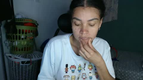 Snapshot of shayna_cute chatting on June 28, 2:17 am Shayna online show from June 28, 2:17 am