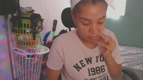 Snapshot of shayna_cute chatting on July 1, 6:07 pm Shayna online show from July 1, 6:07 pm