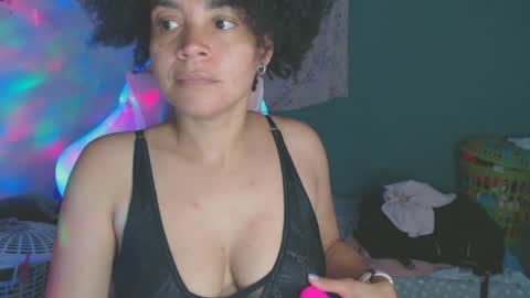 Snapshot of shayna_cute chatting on July 11, 2:25 am Shayna online show from July 11, 2:25 am