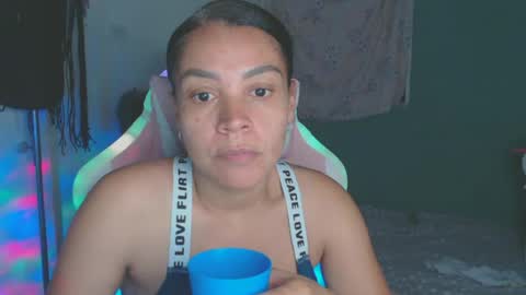 Snapshot of shayna_cute chatting on July 21, 2:25 am Shayna online show from July 21, 2:25 am