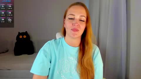 Snapshot of she_wolf1 chatting on June 22, 1:30 pm she_wolf1 online show from June 22, 1:30 pm