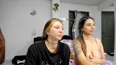 Snapshot of sheandhex chatting on September 22, 8:33 pm katrin and Aaron online show from September 22, 8:33 pm