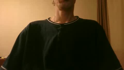 Snapshot of shedevr02 chatting on December 22, 12:35 pm Roger online show from December 22, 12:35 pm