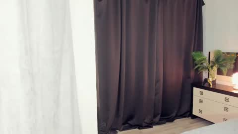 Snapshot of sheenaeast chatting on December 21, 2:04 pm Violet online show from December 21, 2:04 pm