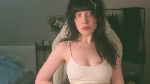 Snapshot of sheeny_shy chatting on June 17, 4:30 pm Chiara online show from June 17, 4:30 pm