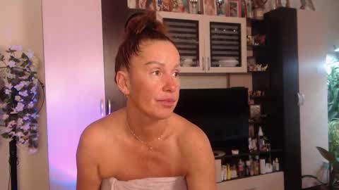 Snapshot of sheilaryan chatting on October 15, 5:07 am Sheila GMT 2 Tuesday Wednesday Friday Saturday Sunday- 8 5 online show from October 15, 5:07 am