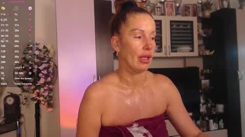 Snapshot of sheilaryan chatting on October 22, 5:08 am Sheila GMT 2 Tuesday Wednesday Friday Saturday Sunday- 8 5 online show from October 22, 5:08 am