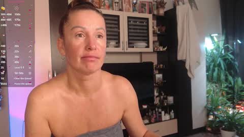 Snapshot of sheilaryan chatting on November 3, 5:09 am Sheila GMT 2 Tuesday Wednesday Friday Saturday Sunday- 8 5 online show from November 3, 5:09 am