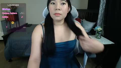 Snapshot of sheilyn_smith chatting on February 19, 5:14 am sheilyn_smith online show from February 19, 5:14 am