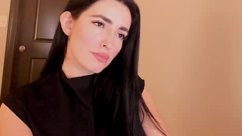 Snapshot of sheisallthat chatting on November 18, 12:16 am sheisallthat online show from November 18, 12:16 am