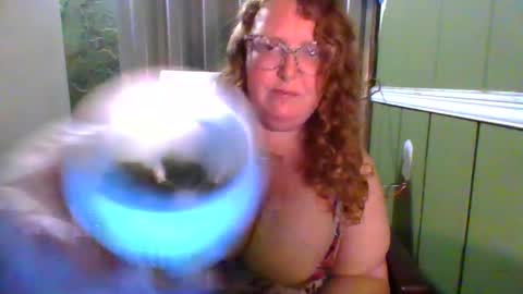 Red online show from October 10, 11:48 pm