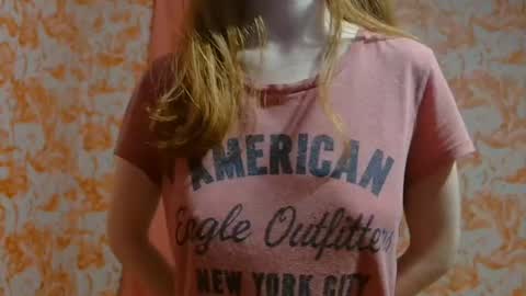 Snapshot of shelikessoymilk chatting on January 19, 4:44 am Erika online show from January 19, 4:44 am