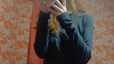 Snapshot of shelikessoymilk chatting on January 22, 4:44 am Erika online show from January 22, 4:44 am