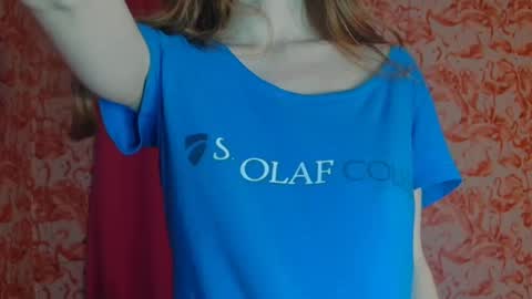 Snapshot of shelikessoymilk chatting on February 1, 6:21 am Erika online show from February 1, 6:21 am