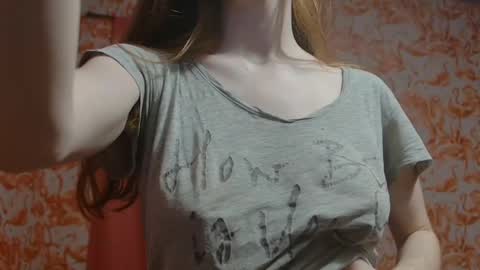 Snapshot of shelikessoymilk chatting on February 12, 3:18 am Erika online show from February 12, 3:18 am