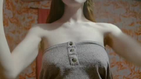 Snapshot of shelikessoymilk chatting on February 19, 5:05 am Erika online show from February 19, 5:05 am