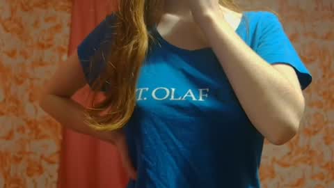 Snapshot of shelikessoymilk chatting on February 22, 1:44 am Erika online show from February 22, 1:44 am