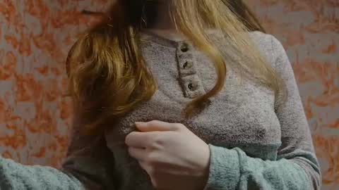 Snapshot of shelikessoymilk chatting on February 24, 3:23 am Erika online show from February 24, 3:23 am