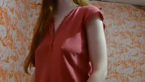 Snapshot of shelikessoymilk chatting on November 16, 1:44 am Erika online show from November 16, 1:44 am