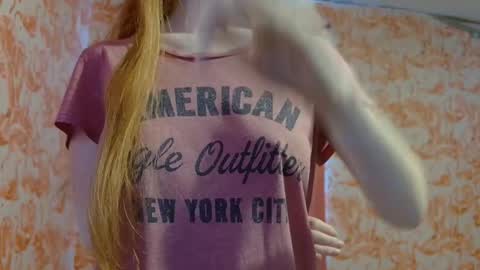 Snapshot of shelikessoymilk chatting on November 26, 7:04 pm Erika online show from November 26, 7:04 pm