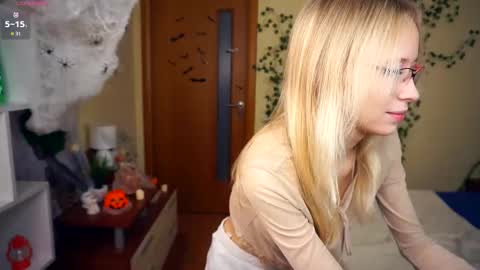 Snapshot of shelleybuss chatting on October 30, 7:14 pm Shelley night Tate day online show from October 30, 7:14 pm