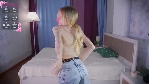 Snapshot of shelleybuss chatting on November 29, 6:38 am Shelley night Tate day online show from November 29, 6:38 am