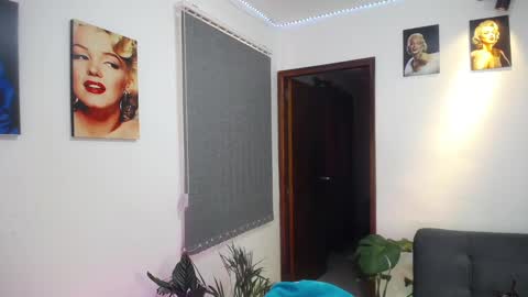 Snapshot of shellsy_hans chatting on January 29, 8:14 pm Shellsy H online show from January 29, 8:14 pm