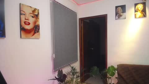 Snapshot of shellsy_hans chatting on February 20, 1:57 am Shellsy H online show from February 20, 1:57 am