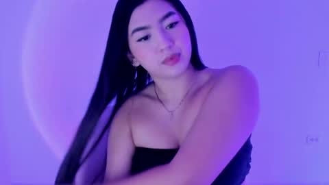 Snapshot of shelly_rohades chatting on October 20, 1:28 am online show from October 20, 1:28 am