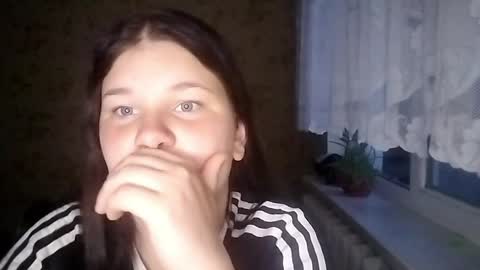 Shelly online show from June 8, 6:19 pm