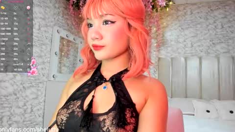 Snapshot of shelutty chatting on October 22, 7:08 am LUTTY online show from October 22, 7:08 am