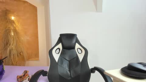 shenielxxx online show from February 27, 1:22 pm