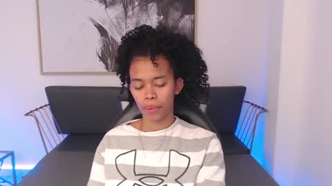 Shenna online show from December 24, 4:51 pm