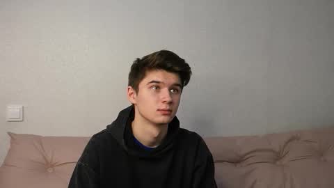 Max online show from October 26, 5:52 pm