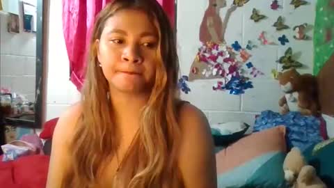 Snapshot of sherlyn_fox69 chatting on October 29, 3:20 am  Maria Saenz online show from October 29, 3:20 am