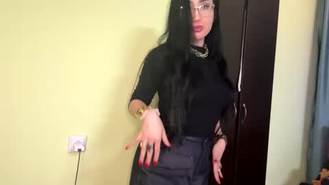 Sherry online show from April 30, 6:36 pm