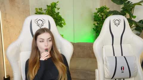 Snapshot of sheryl_elegance chatting on December 16, 12:06 pm Sheryl online show from December 16, 12:06 pm