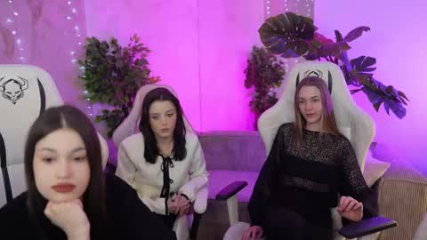 Snapshot of sheryl_elegance chatting on February 19, 6:00 pm Sheryl online show from February 19, 6:00 pm